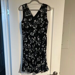 Banana Republic Black and White Sleeveless Midi Dress